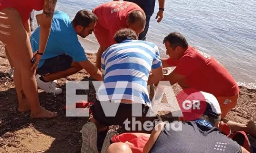 Ερέτρια: Γυναίκα πέθανε ξαφνικά στην παραλία