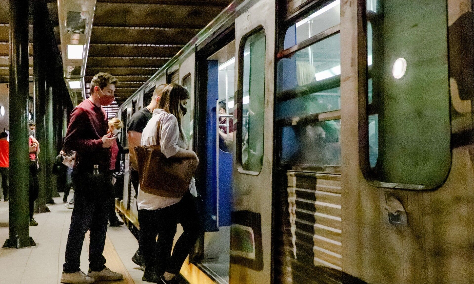 Γενική απεργία 17 Απριλίου: «Λουκέτο» σε όλη τη χώρα – Πώς θα κινηθούν τα Μέσα Μεταφοράς