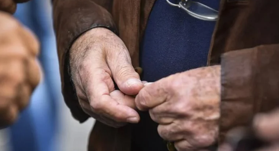 Nωρίτερα θα καταβληθούν οι συντάξεις Μαρτίου: Οι ημερομηνίες πληρωμής