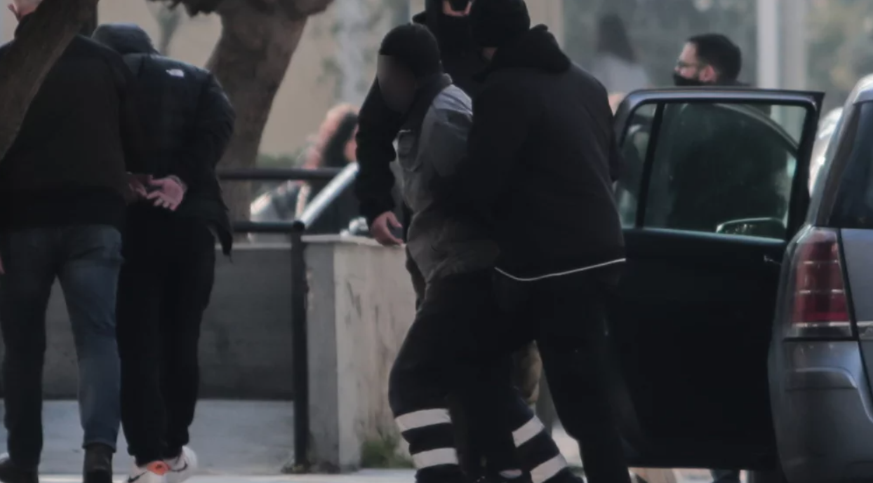 Ξεσπά η αδελφή της 12χρονης στον Κολωνό: Ένα μωρό βιάζεται και το τέρας υποστηρίζει πως ήταν ερωτευμένος!