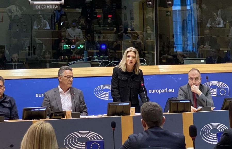 ΣΤΗΝ ΑΡΜΟΔΙΑ ΕΠΙΤΡΟΠΗ ΤΗΣ ΕΥΡΩΒΟΥΛΗΣ ΤΟ ΕΓΚΛΗΜΑ ΜΕ ΤΟΥΣ 57 ΝΕΚΡΟΥΣ ΣΤΑ ΤΕΜΠΗ