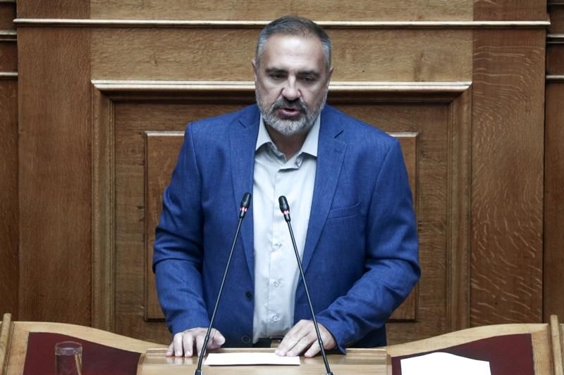 Δημητροκάλλης (ΣΠΑΡΤΙΑΤΕΣ): Η ΝΔ επαναφέρει την ρήτρα αναπροσαρμογής στο ρεύμα ως "μηχανισμό διακύμανσης"
