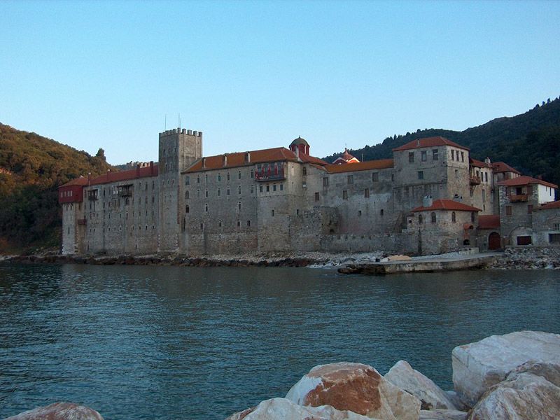 Επιστολή - κόλαφος προς τον Θεοδωρικάκο για τον αποκλεισμό της Ιεράς Μονής Εσφιγμένου
