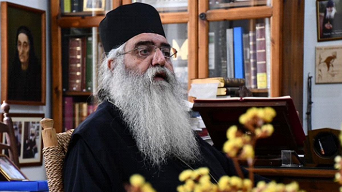 ΜΟΡΦΟΥ: ΚΑΝΟΥΝ ΚΟΥΜΑΝΤΟ ΤΑ ΡΟΜΠΟΤ!