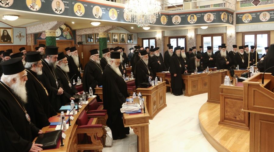 Ιερά Σύνοδος: Ομόφωνο «όχι» για το γάμο και την τεκνοθεσία ομόφυλων ζευγαριών