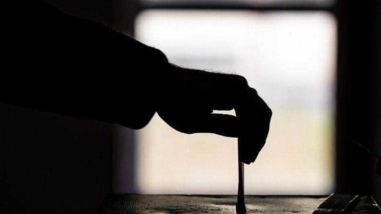 Ιταλία: Ο συντηρητικός υποψήφιος έχει προβάδισμα στις περιφερειακές εκλογές στο Αμπρούτσο