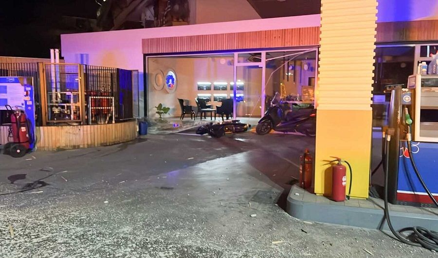 ΠΕΙΡΑΙΑΣ: ΙΣΧΥΡΗ ΕΚΡΗΞΗ ΒΟΜΒΑΣ ΔΙΠΛΑ ΑΠΟ ΒΕΝΖΙΝΑΔΙΚΟ – ΜΕΓΑΛΕΣ ΥΛΙΚΕΣ ΖΗΜΙΕΣ!