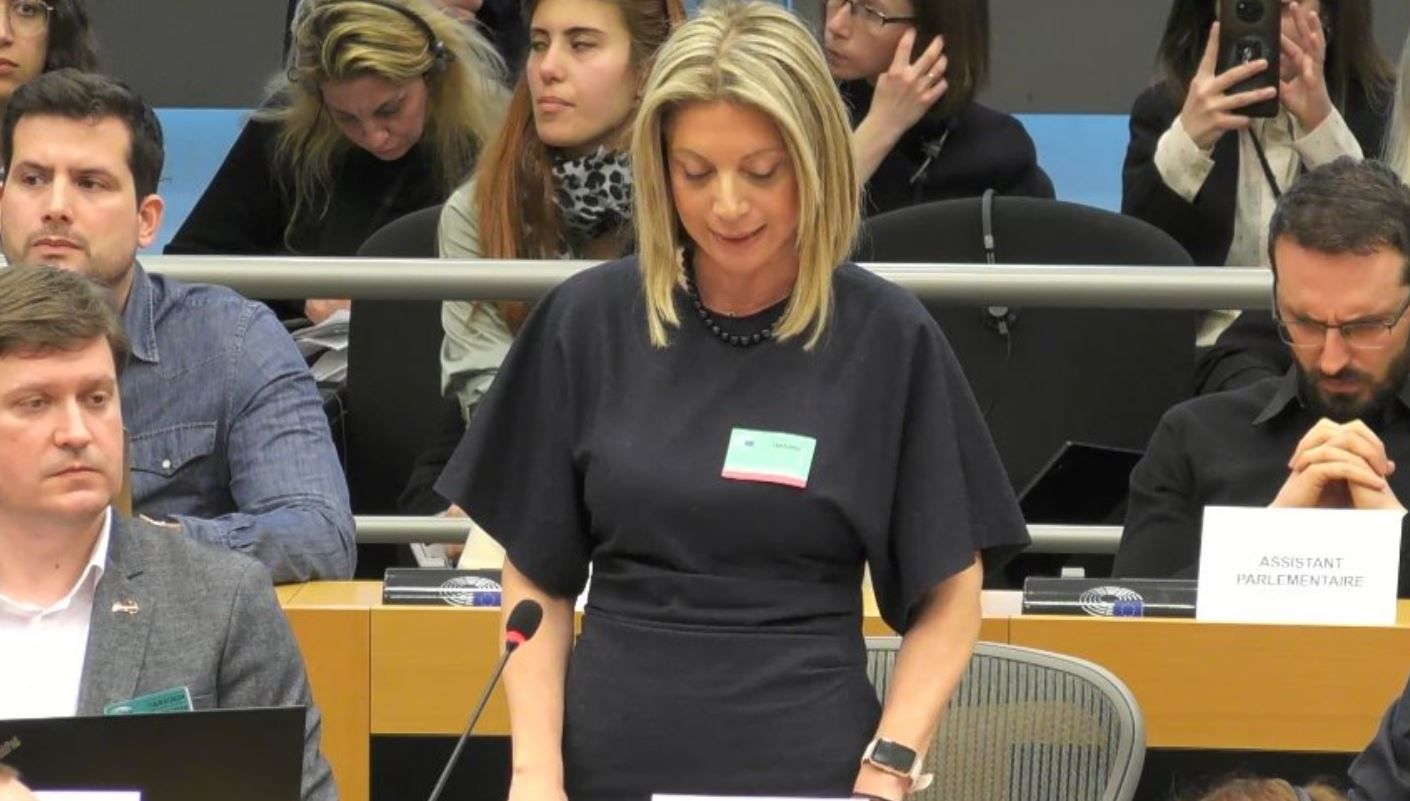 ΚΑΤΑΠΕΛΤΗΣ ΓΙΑ ΜΙΑ ΑΚΟΜΑ ΦΟΡΑ Η ΜΑΡΙΑ ΚΑΡΥΣΤΙΑΝΟΥ – ΑΝΟΙΞΕ ΤΟΝ ΔΡΟΜΟ ΤΗΣ ΔΙΚΑΙΩΣΗΣ ΤΩΝ ΑΘΩΩΝ ΨΥΧΩΝ ΠΟΥ ΔΟΛΟΦΟΝΗΘΗΚΑΝ ΣΤΑ ΤΕΜΠΗ