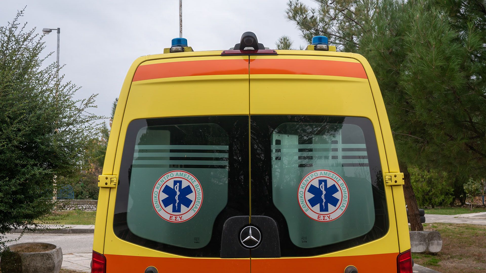 ΤΡΑΓΩΔΙΑ ΣΤΗ ΧΑΛΚΙΔΑ – 60χρονος “έσβησε” στη μέση του δρόμου περιμένοντας ασθενοφόρο