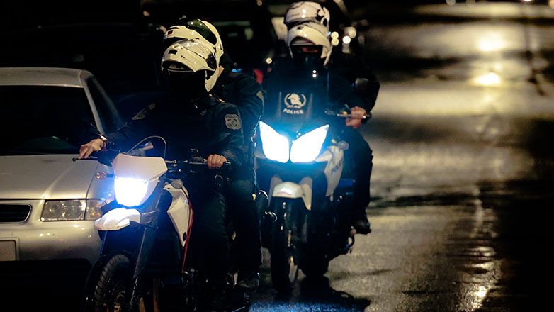 Καταδίωξη οχήματος χωρίς πινακίδες στη γέφυρα Καλυφτάκη